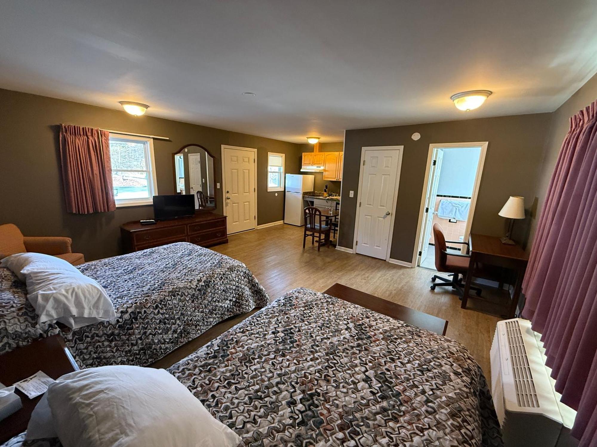 Heidi'S Inn Brewster Exterior photo